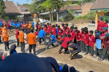 Lomba PHBN Tarik Tambang