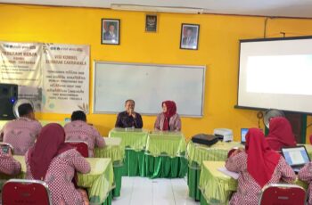 Pendampingan Bapak/Ibu Guru dan Tenaga Kependidikan SMPN 1 Puncu dengan Bapak Dudik (Pengawas Disdik SMP Kabupaten Kediri)